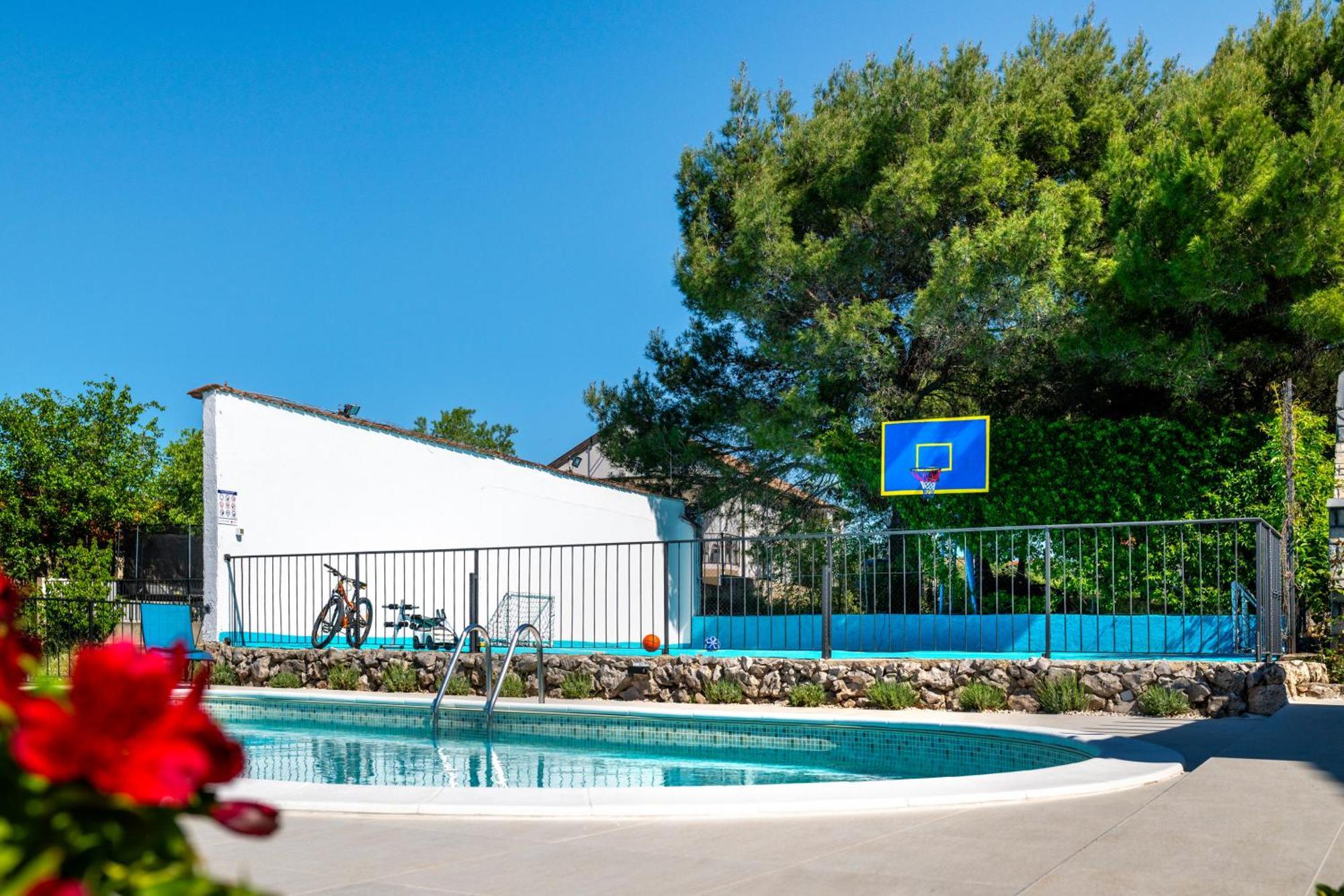 Villa Plenca - Heated Pool ! シベニク エクステリア 写真